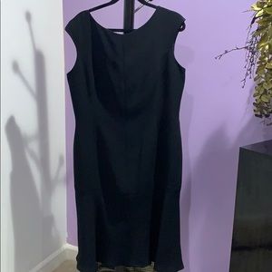 Amanda Smith black size 16 dress what is this on